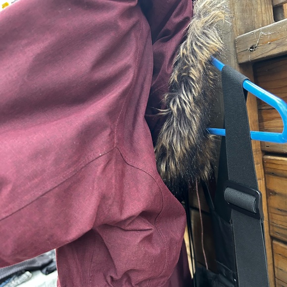 The North Face Burgundy Puffer Jacket - Picture 3 of 3
